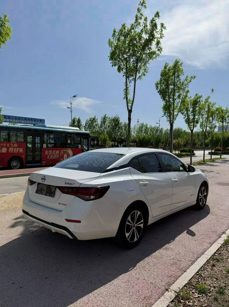 日产轩逸 内饰后排