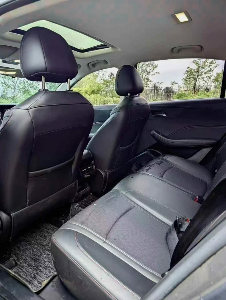 荣威i5 正面外观三