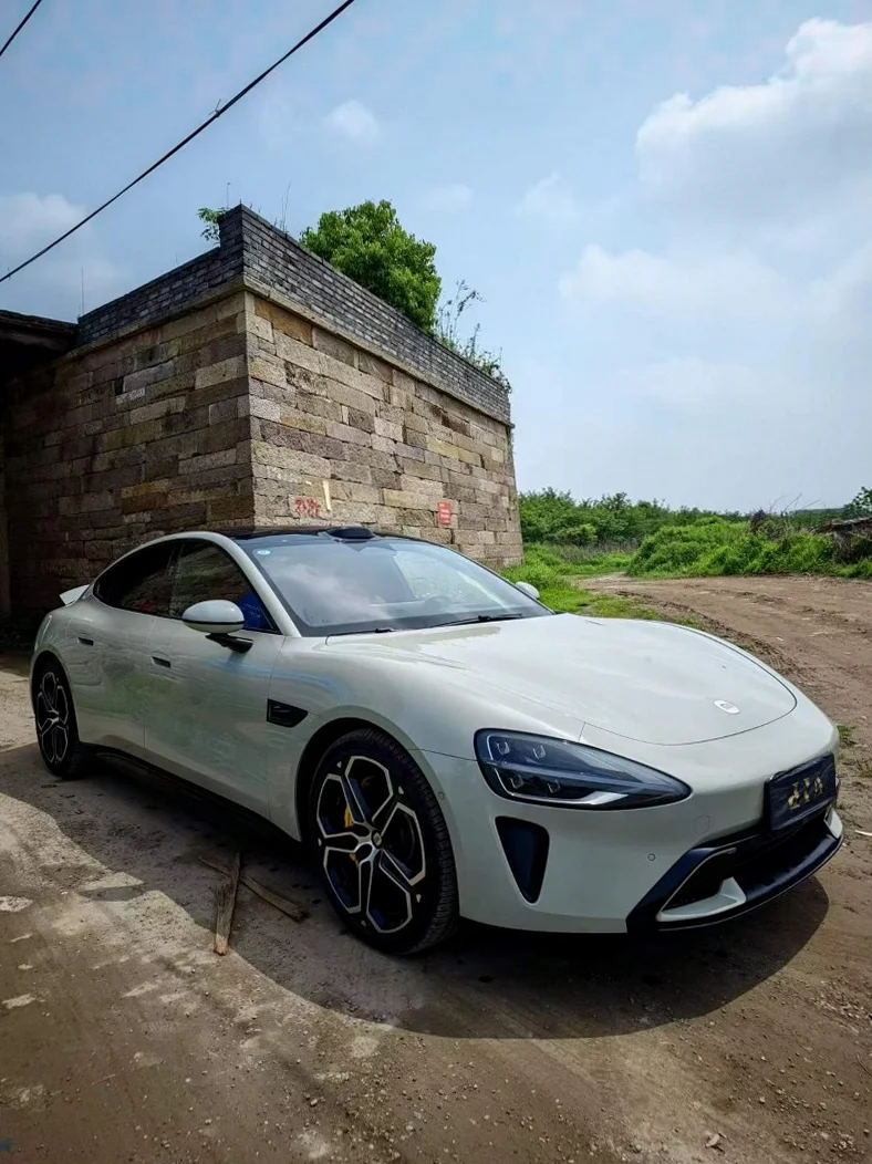 小米SU7 正面外观二