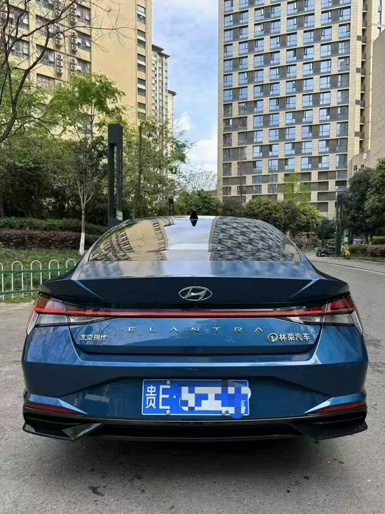 现代伊兰特 内饰前排