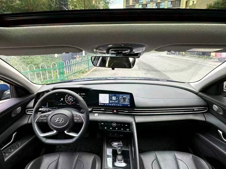 现代伊兰特 后面外观二