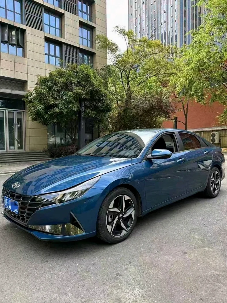 现代伊兰特 正面外观二