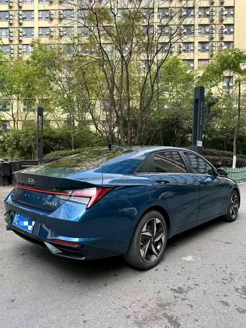 现代伊兰特 后面外观三