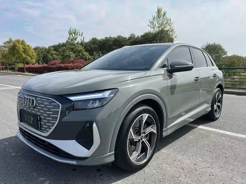 奥迪Q4 后面外观一