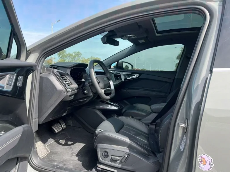 奥迪Q4 正面外观三