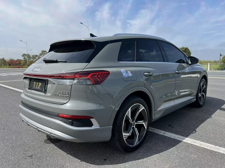 奥迪Q4 后面外观三