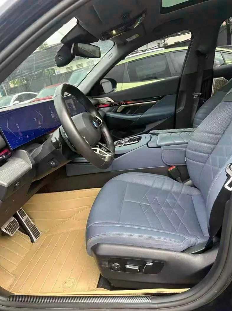 宝马5系 后面外观三