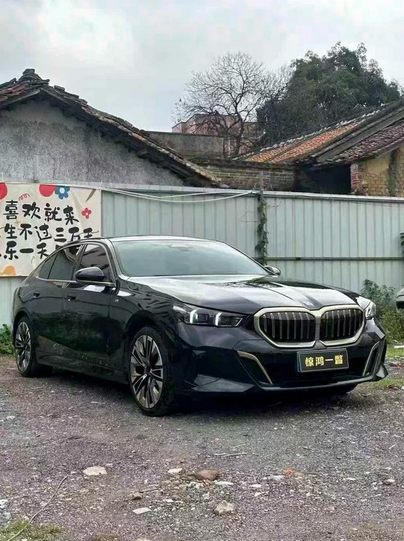 宝马5系 正面外观二