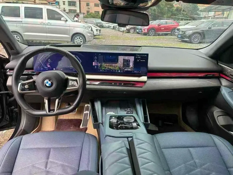 宝马5系 内饰后排