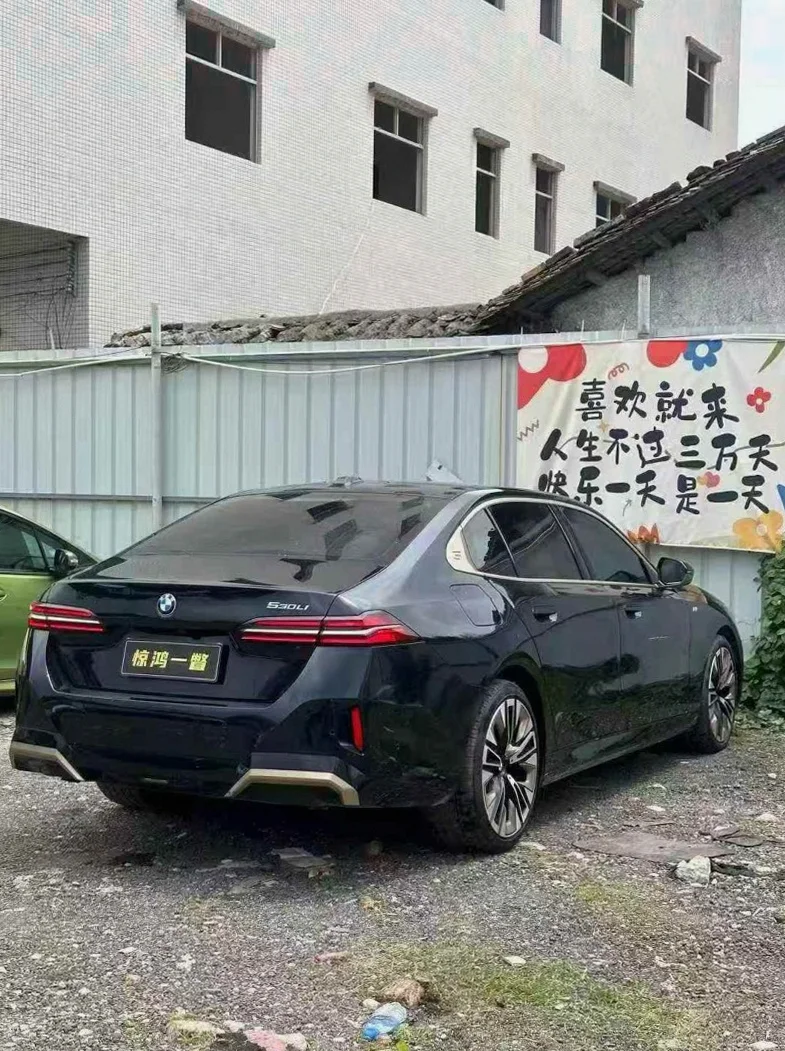 宝马5系 后面外观二