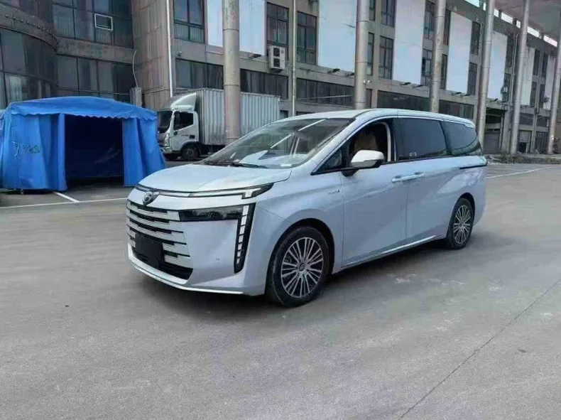 传祺E8 正面外观三