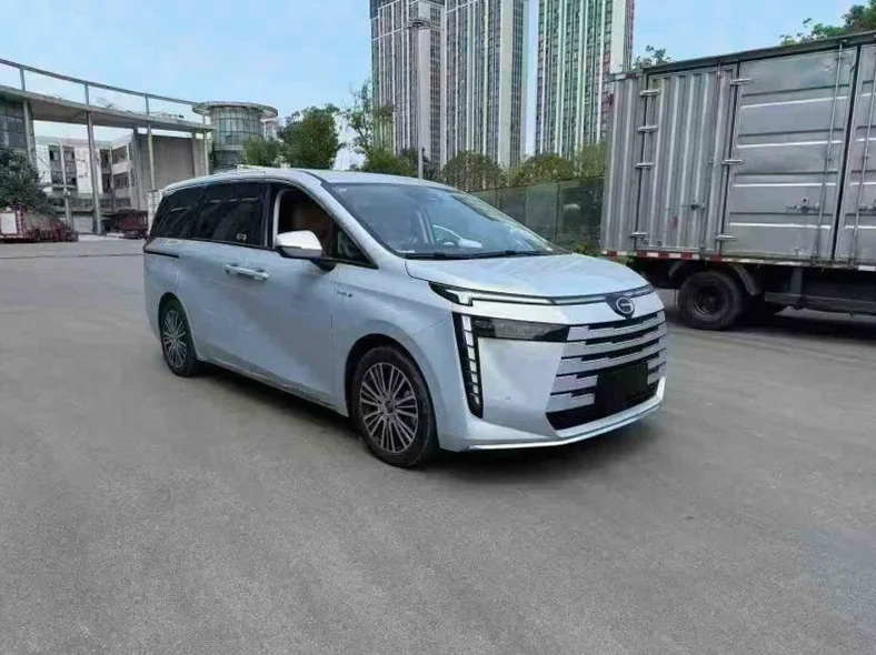 传祺E8 正面外观二