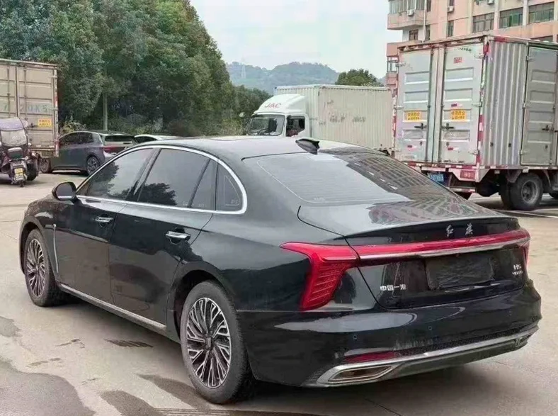 红旗H5 内饰前排