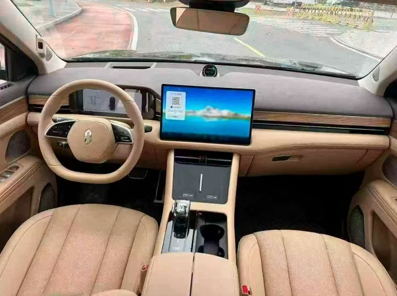 华为智选问界 后面外观一