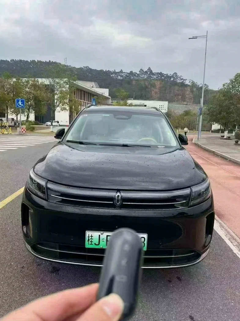 25年华为智选问界M7