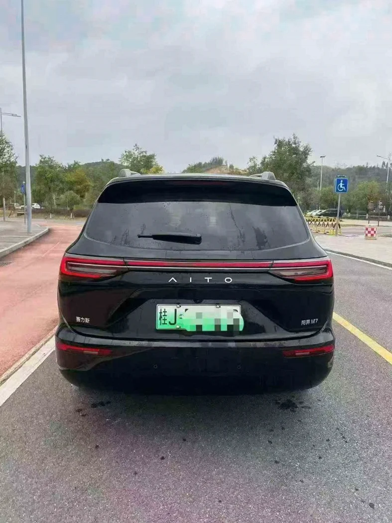 华为智选问界 驾驶室