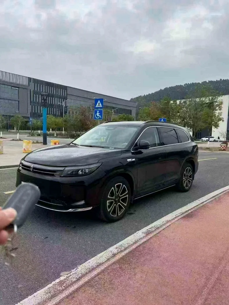 华为智选问界 正面外观二