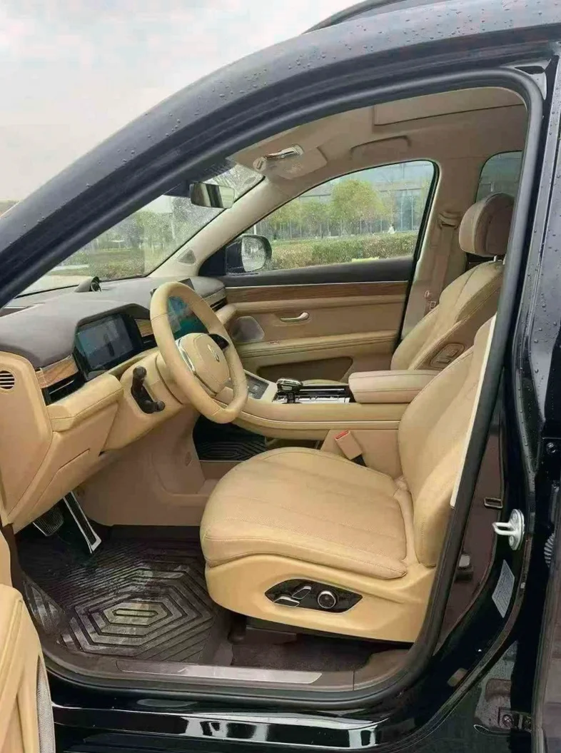 华为智选问界 后面外观二