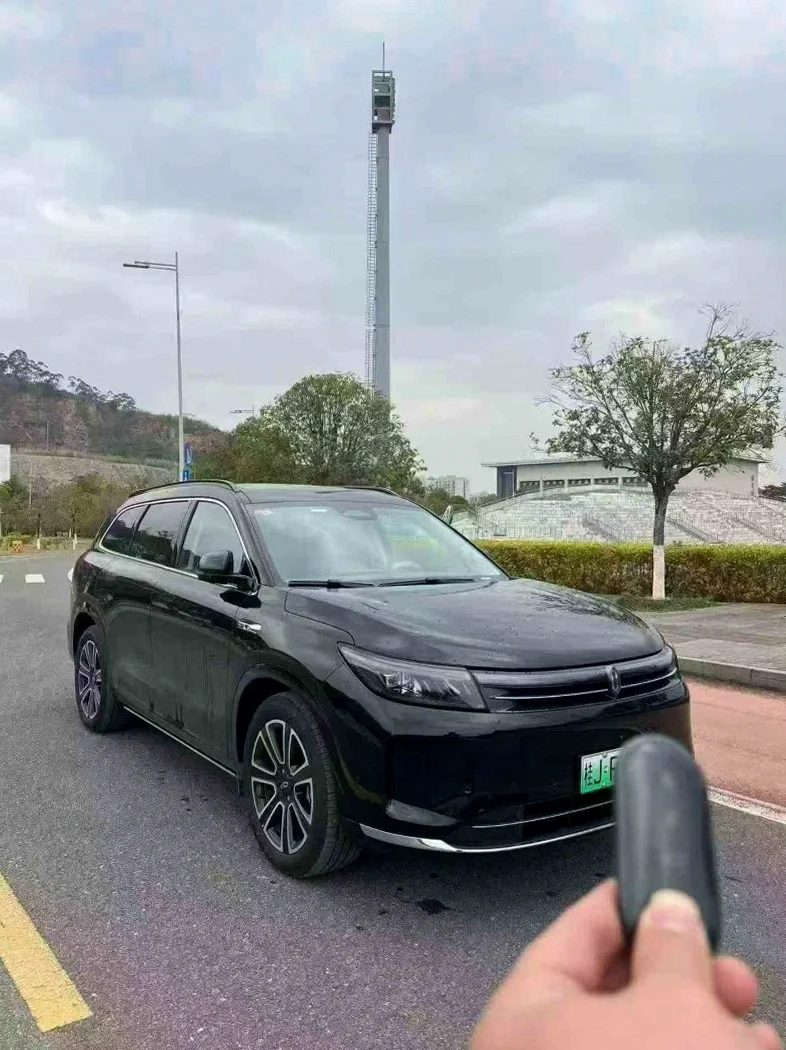 华为智选问界 正面外观三