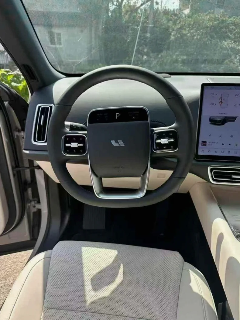 理想L6 后面外观二