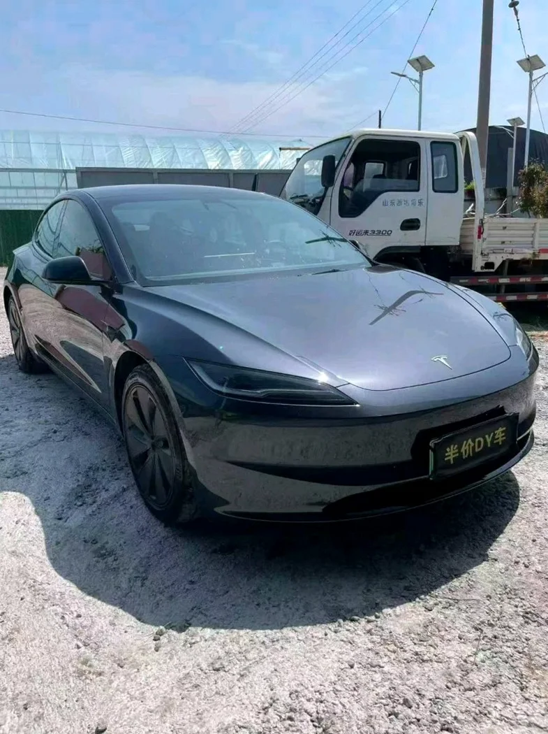 特斯拉MODEL 正面外观三