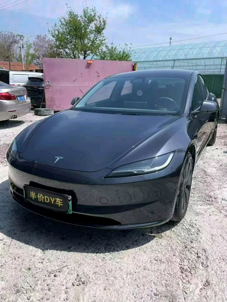 特斯拉MODEL 正面外观二