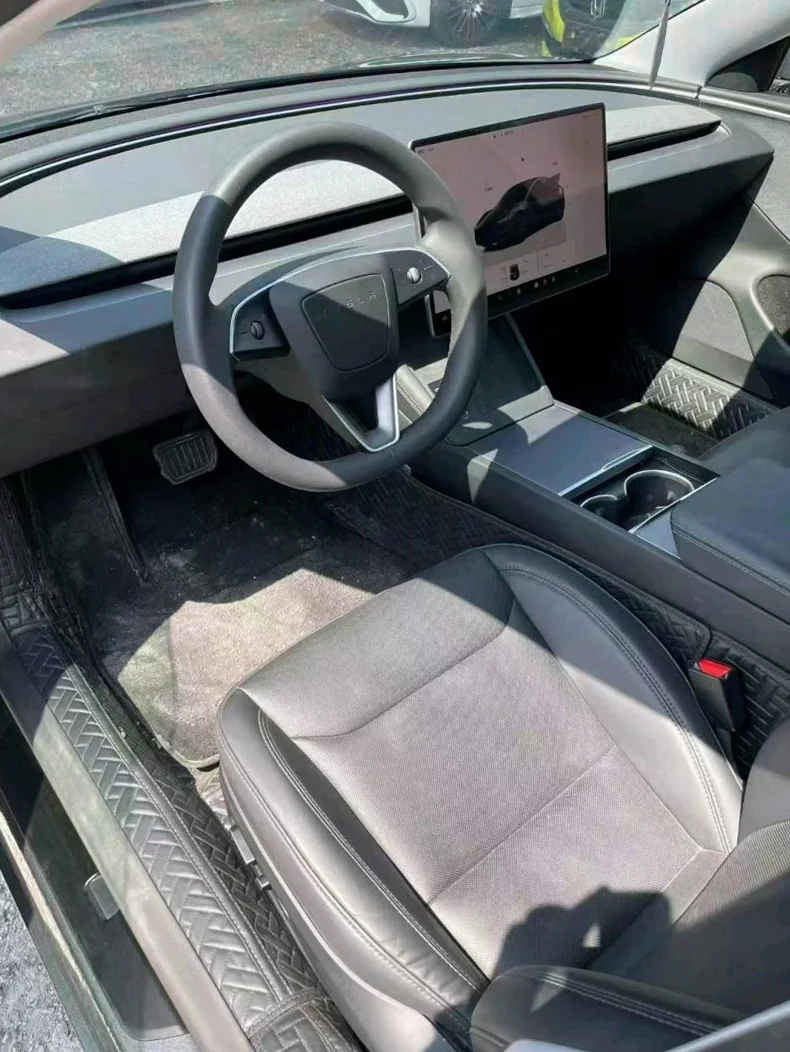 特斯拉MODEL 驾驶室