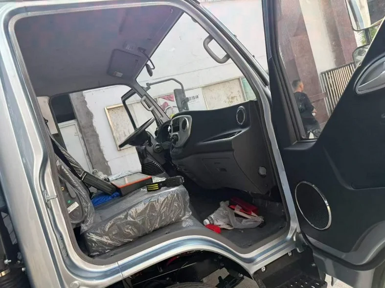 江淮康铃 后面外观三