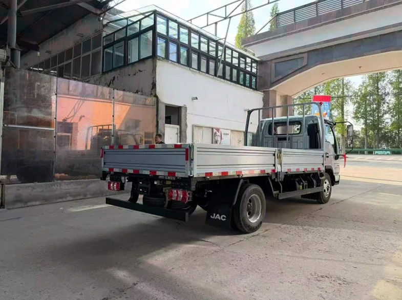 江淮康铃 内饰前排