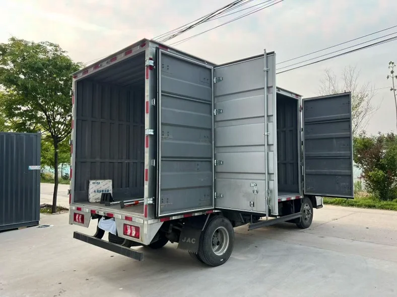 江淮新骏铃 后面外观一