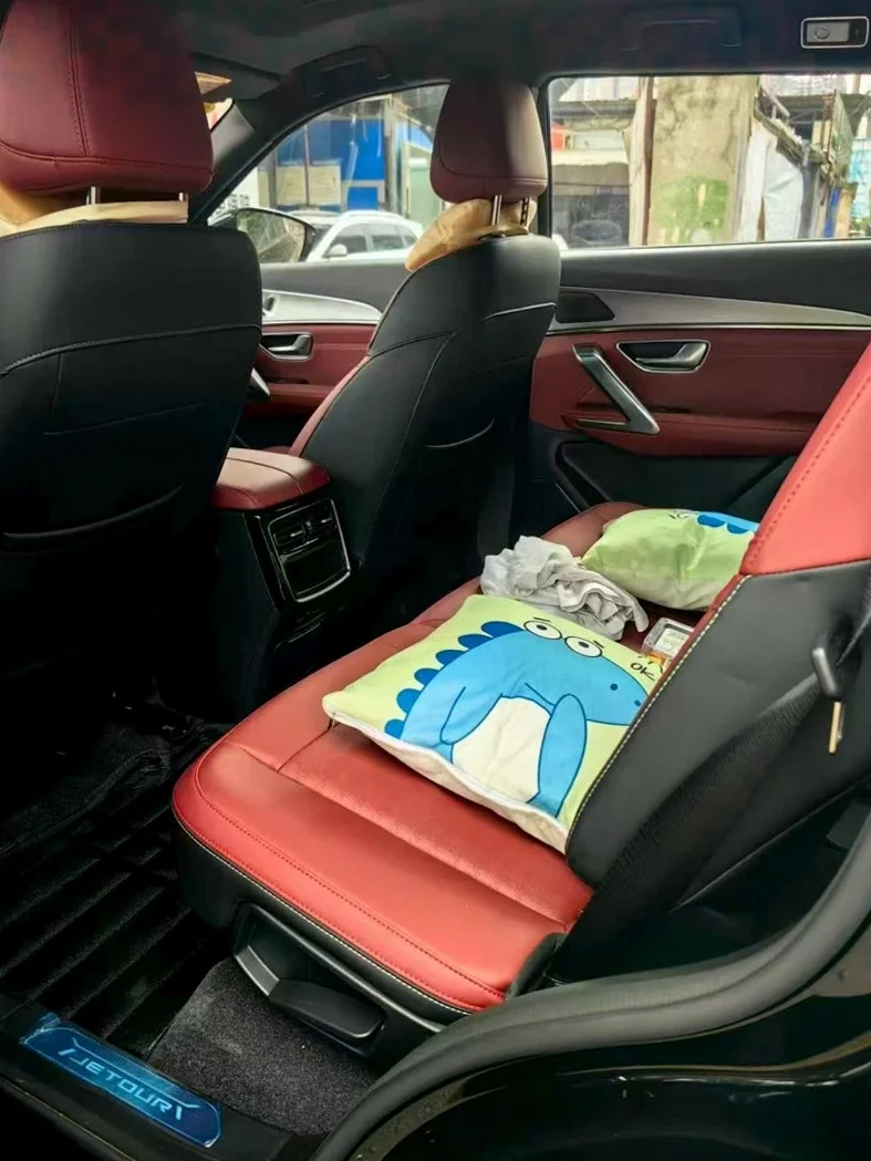 奇瑞捷途 内饰前排