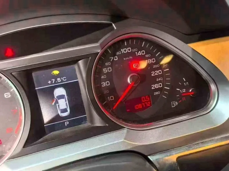 奥迪A6L 内饰前排