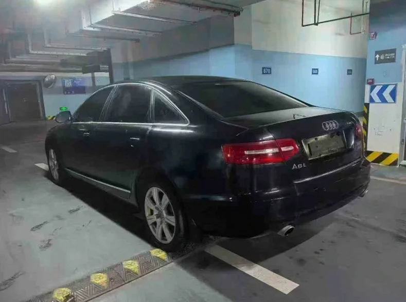 奥迪A6L 内饰后排