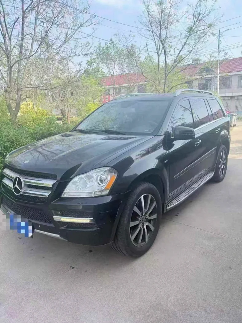 奔驰GL 正面外观二