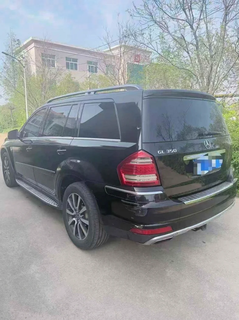 奔驰GL 内饰后排