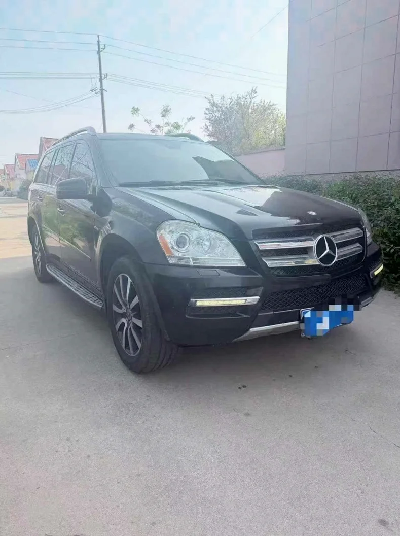 奔驰GL 正面外观三