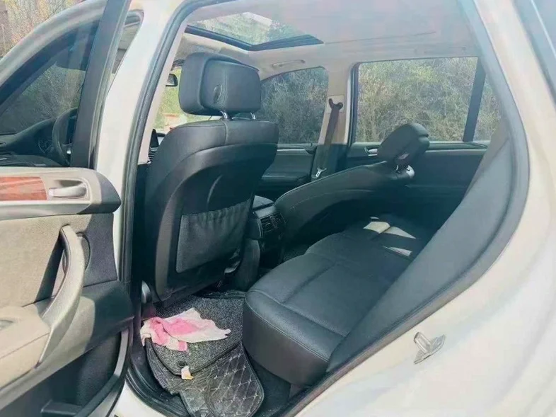 宝马X5 后面外观三