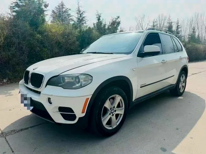 宝马X5 正面外观二