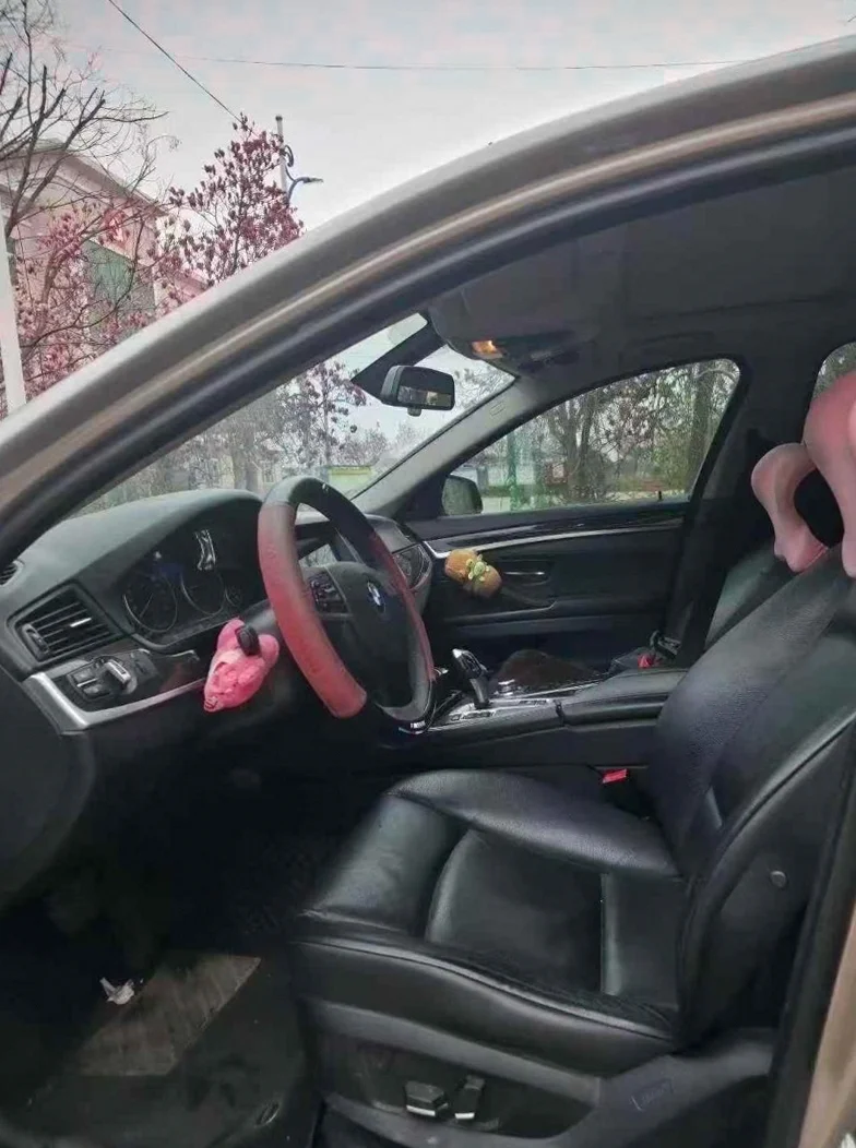 宝马5系 后面外观一