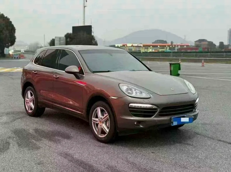 保时捷卡宴 正面外观二