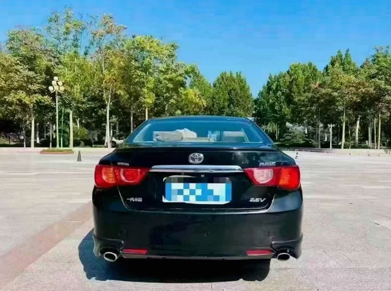 丰田锐志 内饰后排