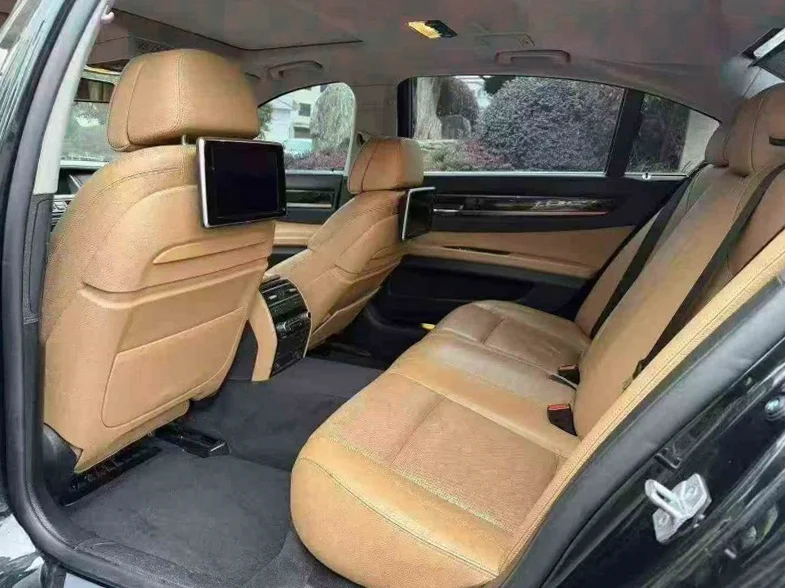 宝马7系 后面外观三