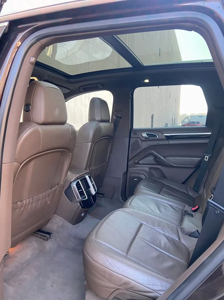 保时捷卡宴 后面外观二