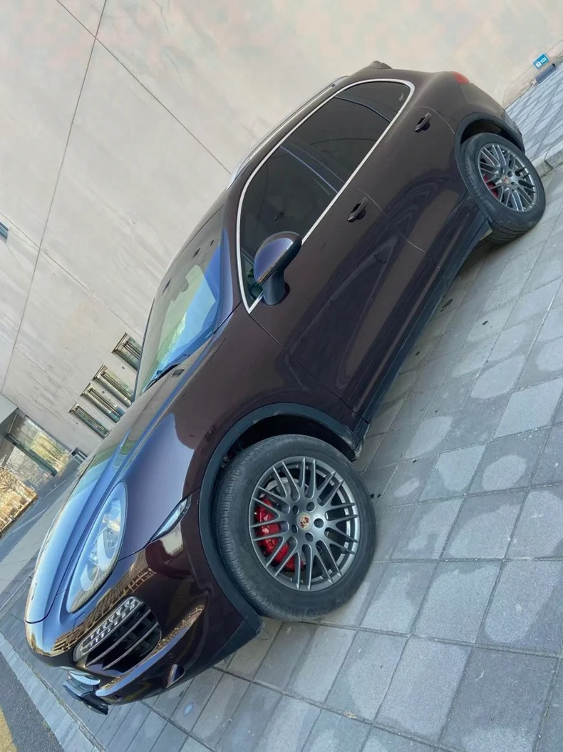 保时捷卡宴 正面外观二