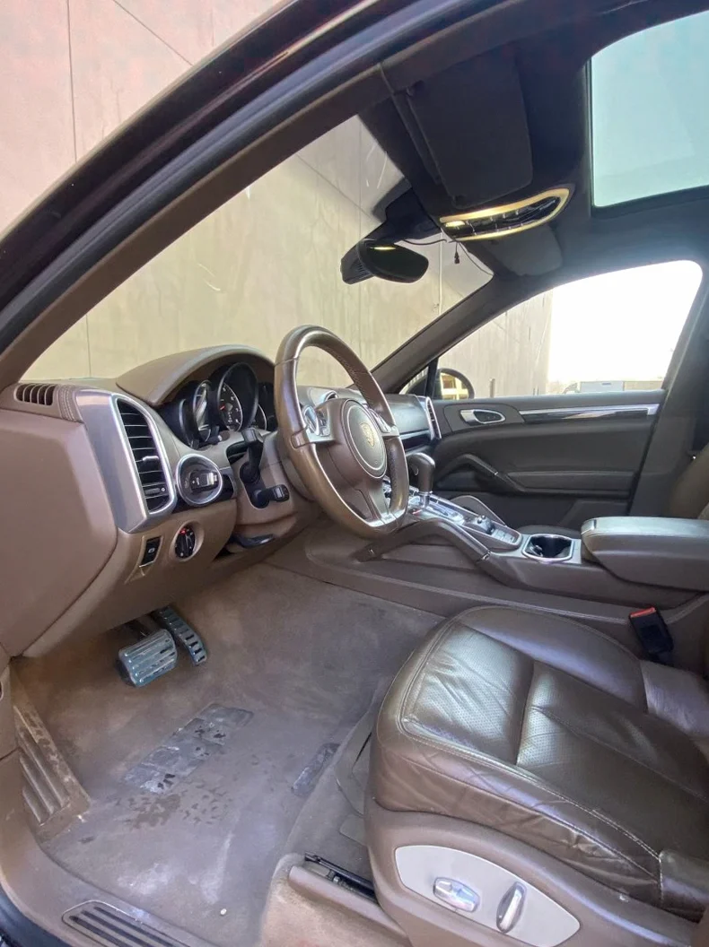 保时捷卡宴 后面外观一