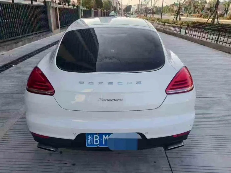 保时捷帕拉梅拉 内饰后排