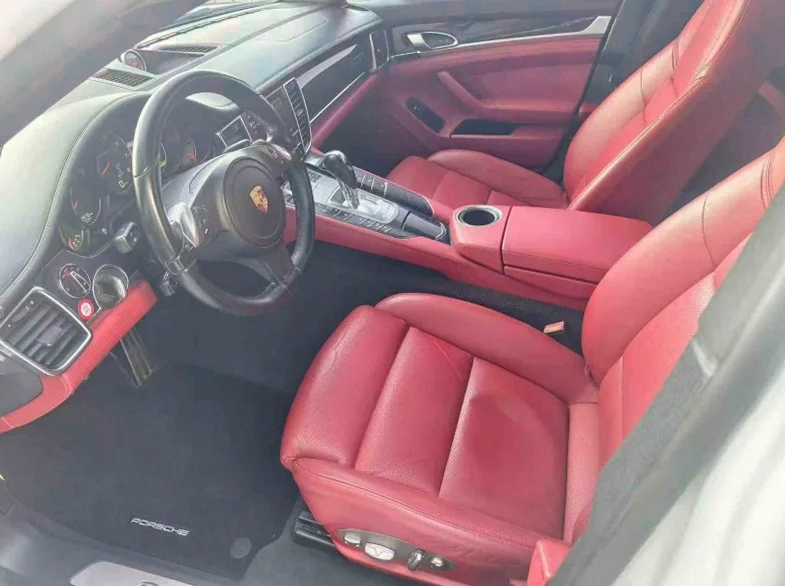 保时捷帕拉梅拉 内饰前排