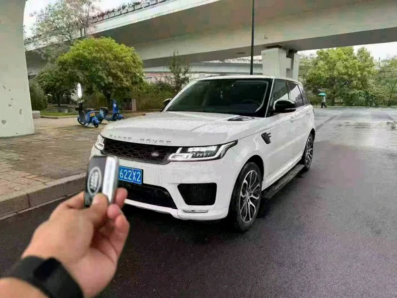 路虎揽胜运动 正面外观二