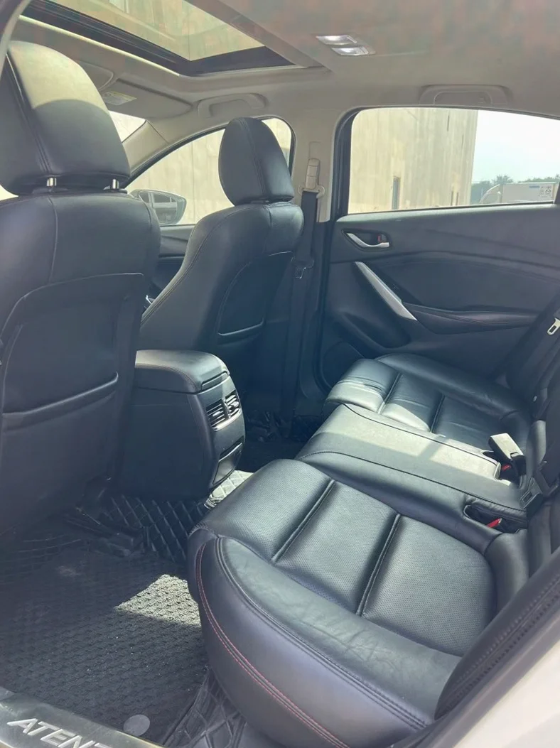 马自达阿特兹 后面外观一