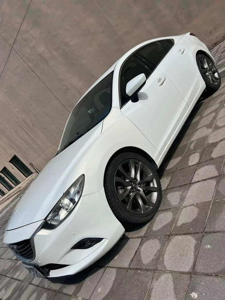 马自达阿特兹 正面外观二